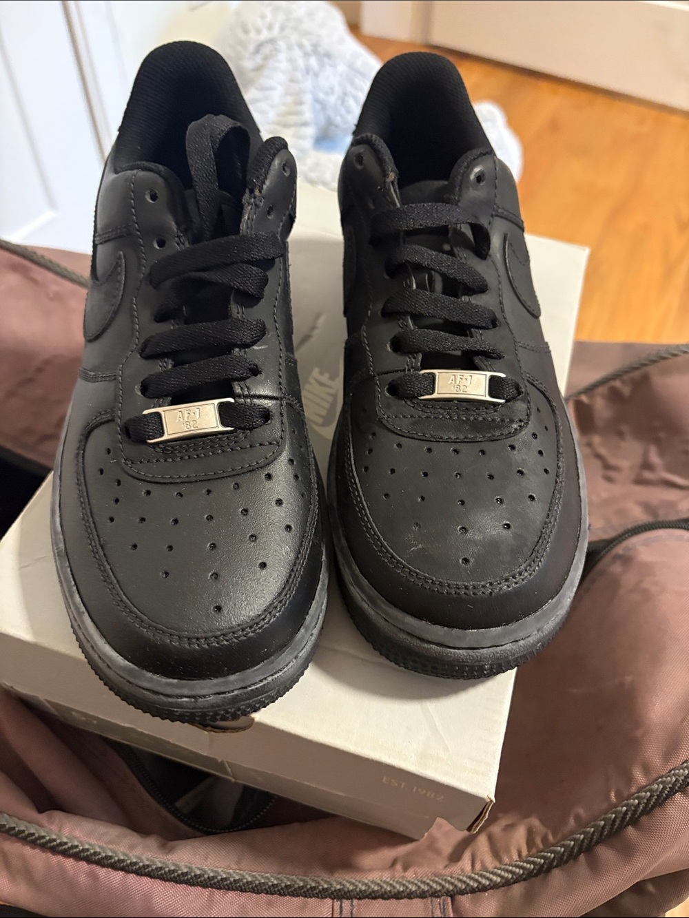 Kids All-Black Casual Sneakers with Cushioned Comfort
